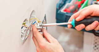 Электромонтажные работы Сланцы цена 460 руб Электрика под ключ